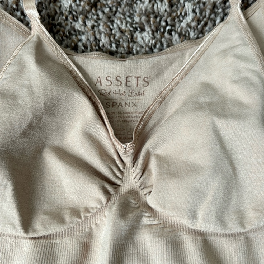 Assets by Spanx full shapewear Small